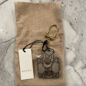GUCCI GG Supreme Ophidia GG AirPods case